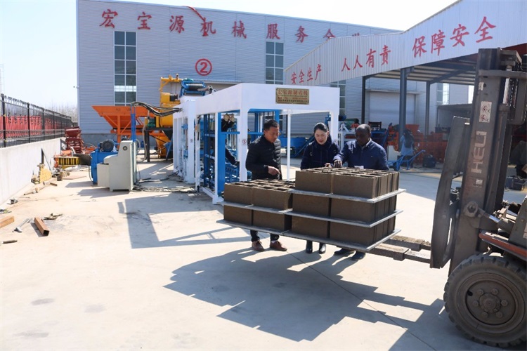 China Block Factory QTJ10-15 Hydraulic Cement Concrete Block Machine(图8) China Block Factory QTJ10-15 Hydraulic Cement Concrete Block Machine(图8)